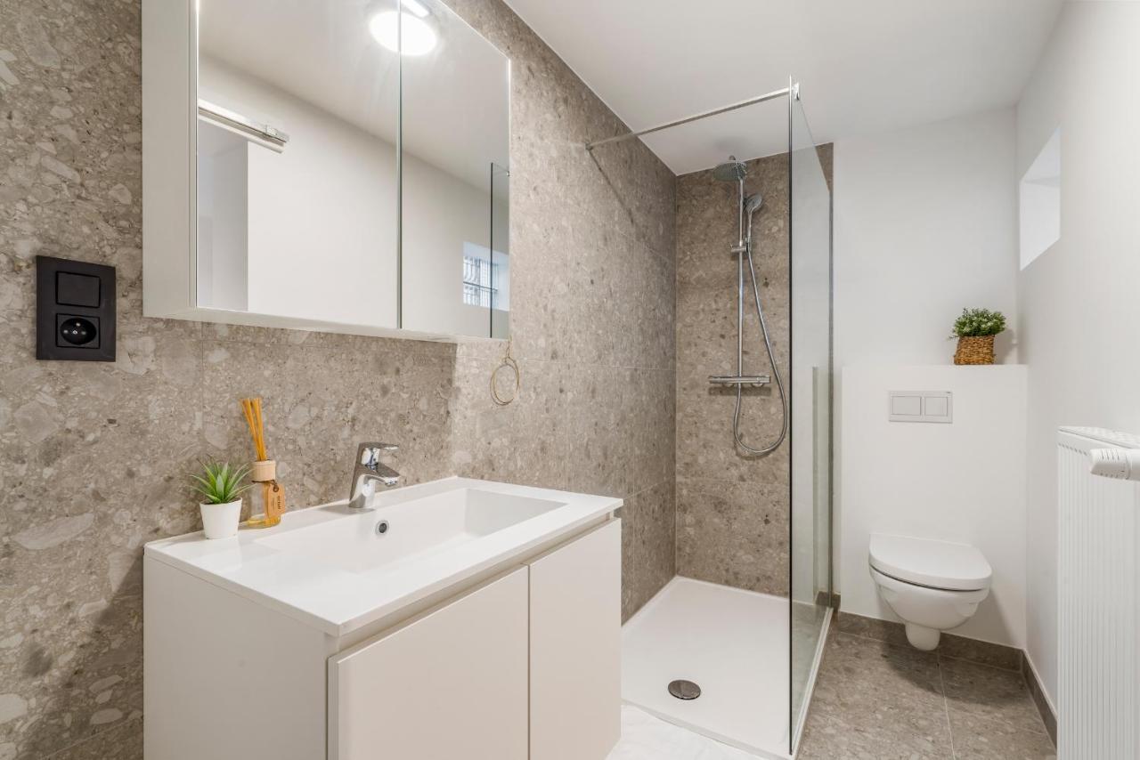 Apartment Cosy, Furnished & Renovated Flat With Outside Lounge